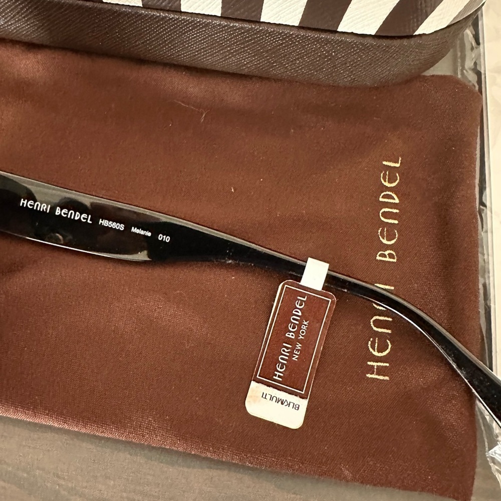 Henri Bendel Melanie Glitter Sunglasses - Picture 5 of 7